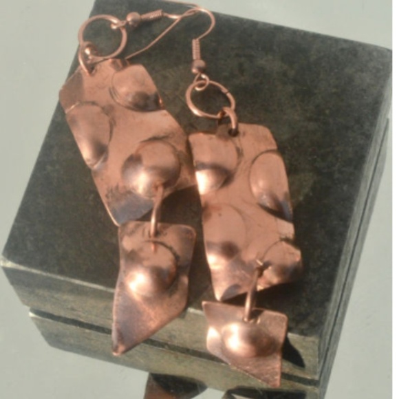 Long Dimple Shield Dangle Copper Earrings Rustic - Picture 1 of 4